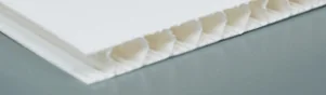 Akylux — polypropylène alvéolaire (cannelé)