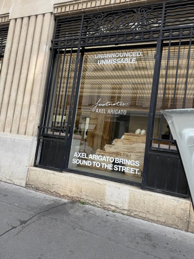 Axel Arigato — vitrophanie sur-mesure imprimée par Welye